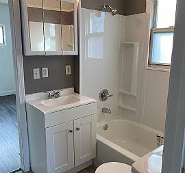 5225 Chain of Rocks Rd Edwardsville, Il 62025 Comfortable House in Edwardsville, IL (Photo 6 of 8)