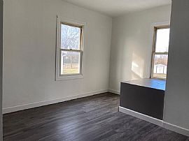 5225 Chain of Rocks Rd Edwardsville, Il 62025 Comfortable House in Edwardsville, IL (Photo 7 of 8)