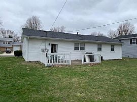 1327 Helena Dr, Lebanon, in 46052 Charming House For Rent in Lebanon, IN (Photo 2 of 10)