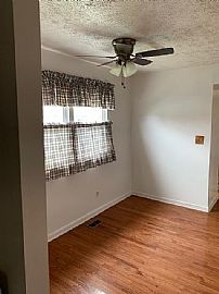 1327 Helena Dr, Lebanon, in 46052 Charming House For Rent in Lebanon, IN (Photo 4 of 10)