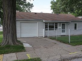 1904 Central Ave, Bettendorf, Ia 52722 Lovely House in Bettendorf, IA
