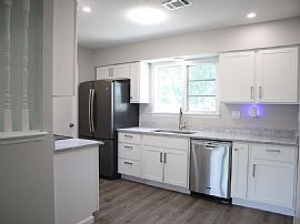 1904 Central Ave, Bettendorf, Ia 52722 Lovely House in Bettendorf, IA (Photo 3 of 10)