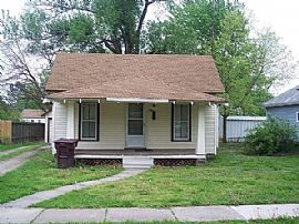704 N Oak St, Mcpherson, Ks 67460 House For Rent in McPherson, KS (Photo 2 of 2)
