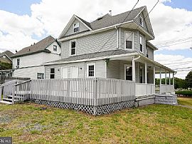 915 N Division St Apt B, Salisbury, Md 21801 Move in Ready  in Salisbury, MD (Photo 2 of 10)