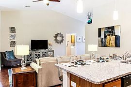 Amazing 2 Bedroom House in Greer, SC (Photo 4 of 5)