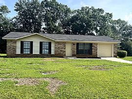 3006 Nottingham Way, Dothan, Al 36305 in Dothan, AL