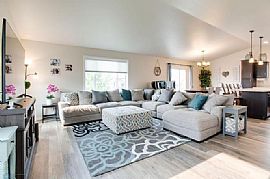 Spacious Home Close to Schools and Parks. in Fargo, ND (Photo 2 of 10)