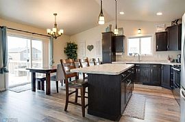 Spacious Home Close to Schools and Parks. in Fargo, ND (Photo 4 of 10)