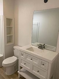 Comfortable and Unique 3 Bedroom Home in Anchorage, AK (Photo 4 of 11)