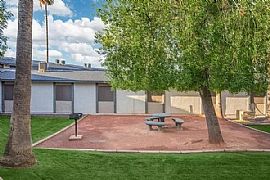 Charming 2 Bedroom in Phoenix, AZ