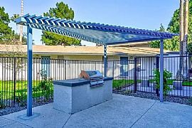 Charming 2 Bedroom in Phoenix, AZ (Photo 2 of 8)