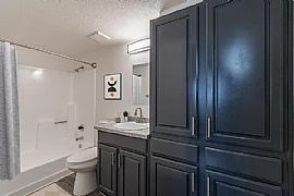 Charming 2 Bedroom in Phoenix, AZ (Photo 3 of 8)