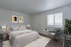 Charming 2 Bedroom in Phoenix, AZ (Photo 4 of 8)