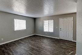 Charming 2 Bedroom in Phoenix, AZ (Photo 8 of 8)