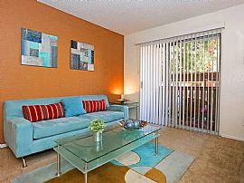 Comfortable and Suitable 2 Bedroom in Phoenix, AZ (Photo 6 of 6)