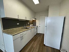 Special 2 Bedroom in Honolulu, HI (Photo 3 of 9)