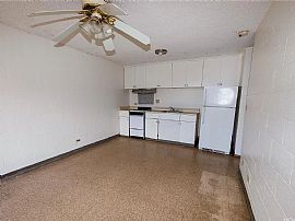 Comfortable 2 Bedroom in Honolulu, HI (Photo 4 of 8)