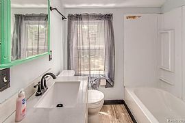Beautiful Fully Renovated Home, Just Move Right in and Enjoy! in Detroit, MI (Photo 6 of 7)
