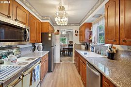 2 Bedroom, 1 Bath Home Features Beautiful Hardwood Floors in Portland, OR (Photo 3 of 10)