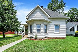 Welcome to This Move-In Ready 2-Bedroom, 1-Bathroom Home in Indianapolis, IN