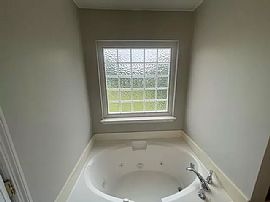 Beautiful 4 Bedrooms Home  in Cleveland, TN (Photo 3 of 4)