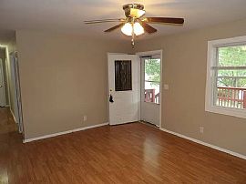 $1,000/mo 3bd 1ba 1,050sqft in Frankfort, KY (Photo 5 of 8)