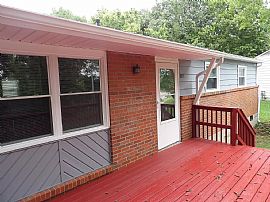 $1,000/mo 3bd 1ba 1,050sqft in Frankfort, KY (Photo 8 of 8)