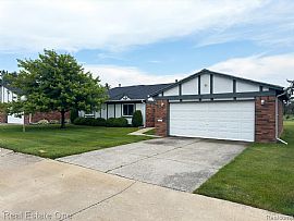 Updated 2 Bedroom 2 Bath End Unit, First Floor, Ranch Condo in Sterling Heights, MI