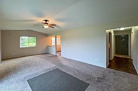 Updated 2 Bedroom 2 Bath End Unit, First Floor, Ranch Condo in Sterling Heights, MI (Photo 4 of 5)