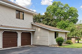 Home Located in a Sought After Neighborhood in Brooklyn Park, MN (Photo 4 of 4)