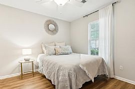 James Island Just Minutes From Folly Beach and Downtown in Charleston, SC (Photo 6 of 10)