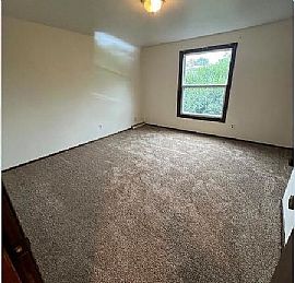 556 Spinnaker Ln #550, Green Bay, Wi 54302 in Green Bay, WI (Photo 3 of 7)