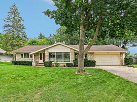 530 Wilson Dr, Brookfield, Wi 53005 in Brookfield, WI