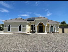 This 3bd/2ba Custom Home Is Available For Lease  in Globe, AZ