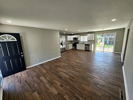 Beautiful Newly Renovated 5beds 2baths in Norfolk, VA (Photo 3 of 12)