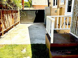 Charming 2 Bedroom Home  in Long Beach, CA (Photo 3 of 9)