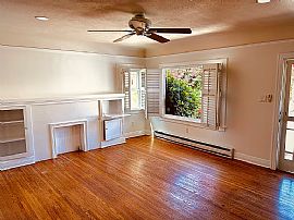 Charming 2 Bedroom Home  in Long Beach, CA (Photo 4 of 9)