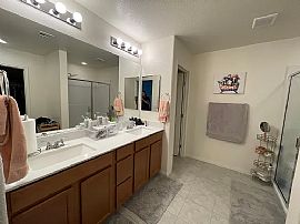 6202 Ashley Hills Ave, Las Vegas, Nv 89141 in Las Vegas, NV (Photo 4 of 8)