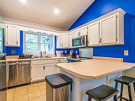 529 Farmingdale Rd Se, Huntsville, Al 35803 in Huntsville, AL (Photo 2 of 10)