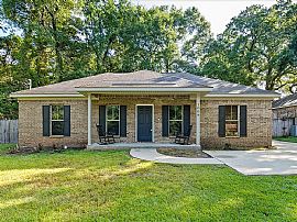1008 Oakland Dr, Mobile, Al 36609 in Mobile, AL