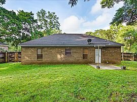 1008 Oakland Dr, Mobile, Al 36609 in Mobile, AL (Photo 7 of 8)