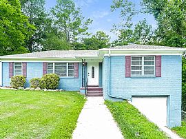 9852 Red Cliff Rd, Birmingham, Al 35215 in Birmingham, AL