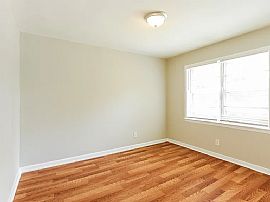 9852 Red Cliff Rd, Birmingham, Al 35215 in Birmingham, AL (Photo 8 of 10)