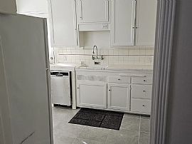  3 Beds   1 Baths  1,022 Sqft in Los Angeles, CA (Photo 4 of 9)