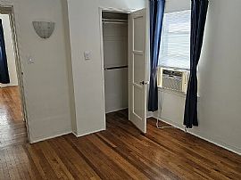  3 Beds   1 Baths  1,022 Sqft in Los Angeles, CA (Photo 5 of 9)