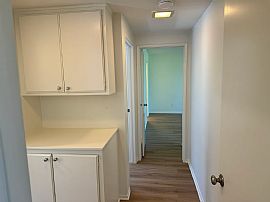 3 Beds  2 Baths 1,700 Sqft in Woodland Hills, CA (Photo 2 of 8)