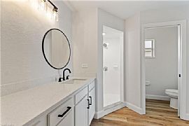 Charming 4-Bedroom, 2-Bathroom in Cape Coral, FL (Photo 6 of 9)