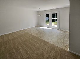 Adorable 3-Bedroom, 2.5-Bathroom in Charlotte, NC (Photo 6 of 10)