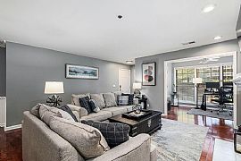 2-Bedroom/2-Bathroom Condominium  in Atlanta, GA (Photo 3 of 12)