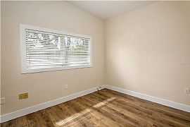 805 N Shore Dr, Leesburg, Fl 34748 in Leesburg, FL (Photo 10 of 11)